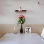 Modern Living - Free Parking & Self Check-in Apartment *