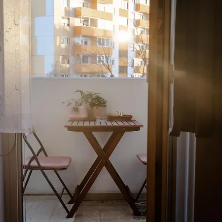 Modern Living - Free Parking & Self Check-in Apartment Graz