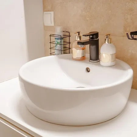 Modern Living - Free Parking & Self Check-in * Graz