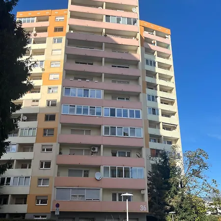 Modern Living - Free Parking & Self Check-in Apartament *