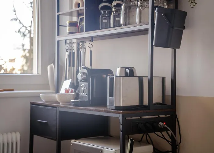 Modern Living - Free Parking & Self Check-in Apartment